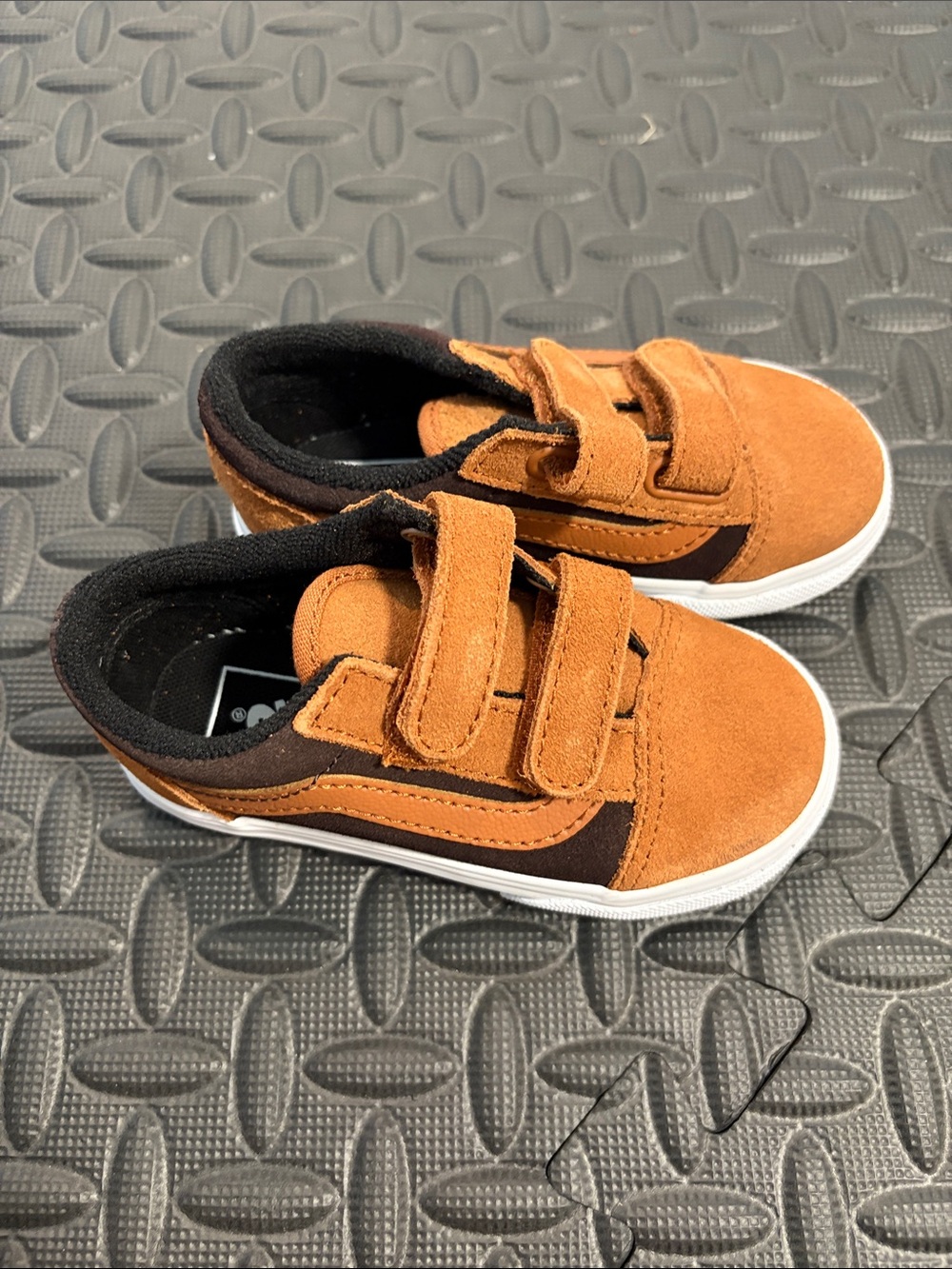 Vans Toddler Old Skool V Glazed Ginger Suede Velcro Sneakers